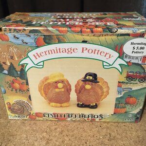 HERMITAGE POTTERY PILGRIM CERAMIC TURKEY SALT & PEPPER SHAKERS 1995